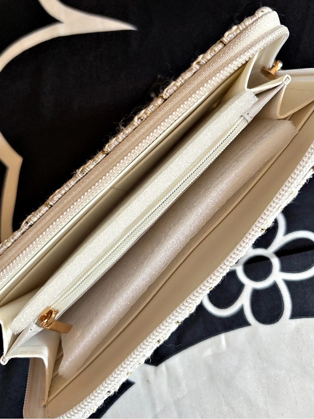 Badgley Mischka Cream & Gold Tweed Zip Wallet - Picture 7 of 10